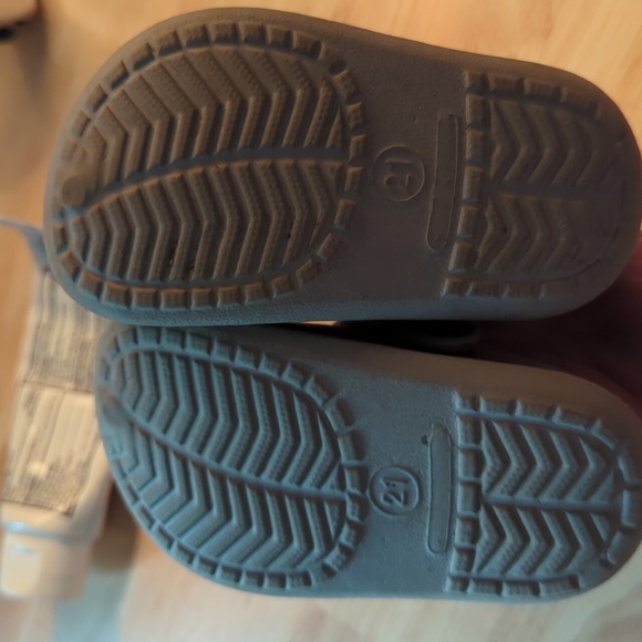 Kids Crocs - Picture 2 of 5